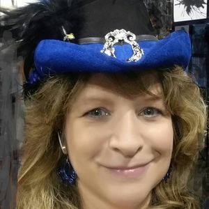 Meet your Posher, April